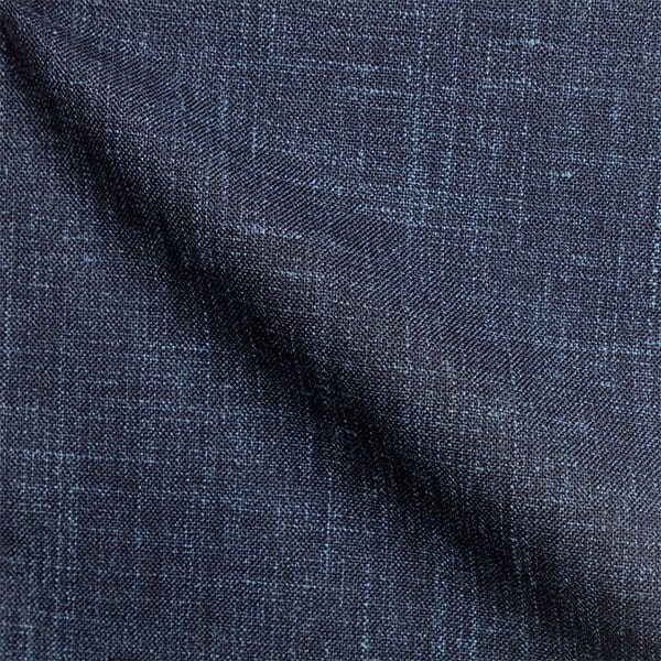 Nahaufnahme von der dunkelblauen Stoffprobe