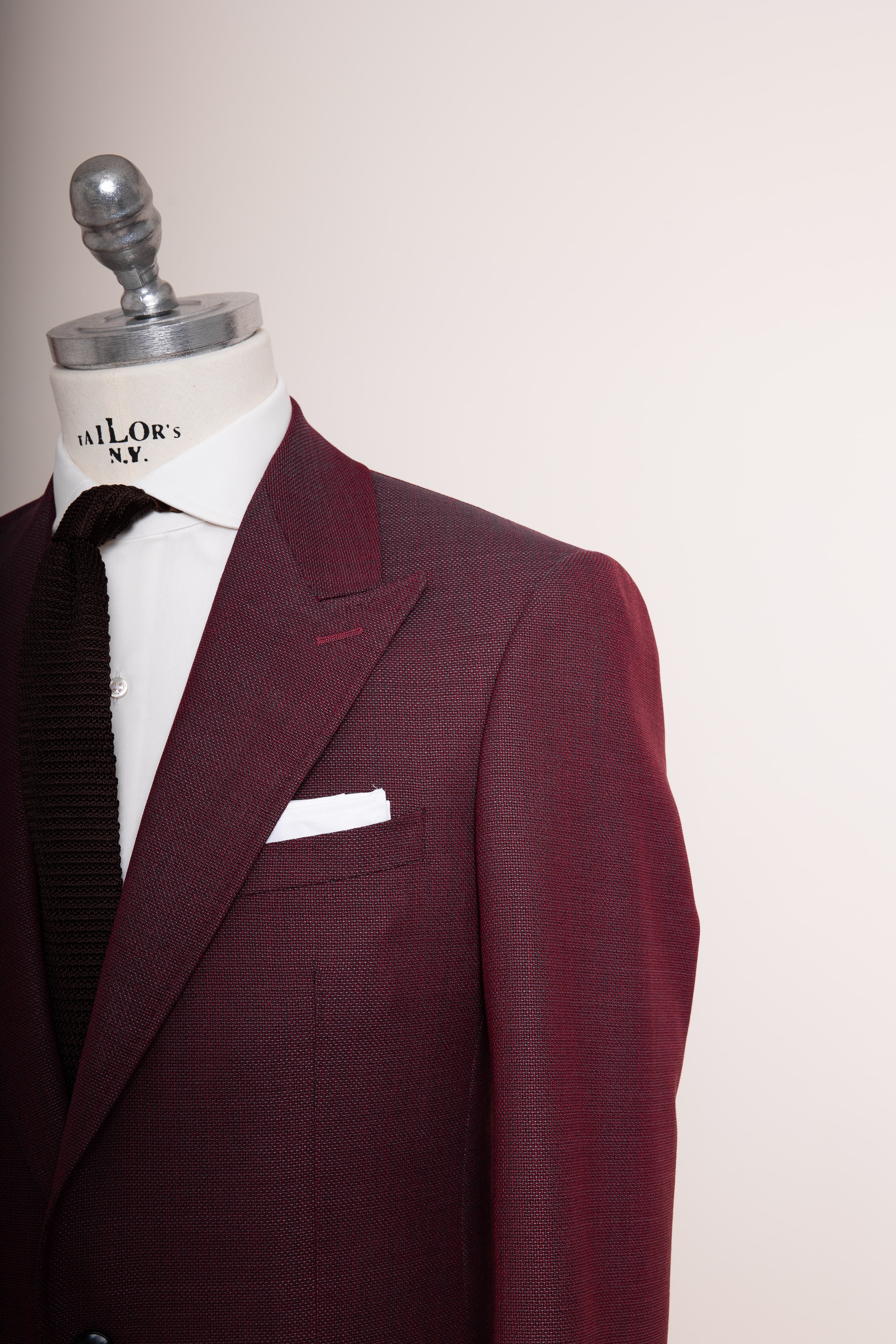 Anzug Crimson Class burgunder schräg