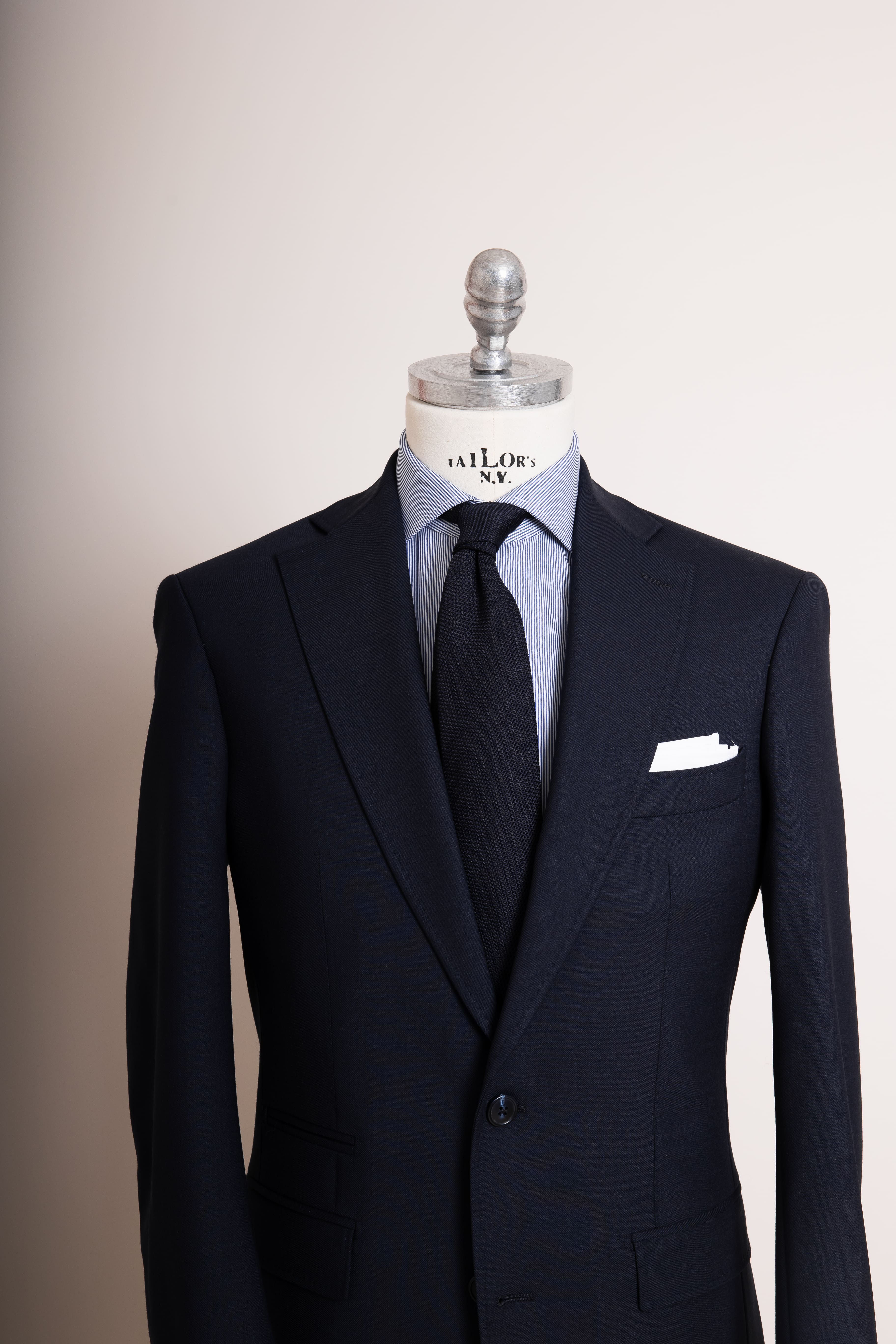 Anzug Navy Essential dunkelblau von vorne