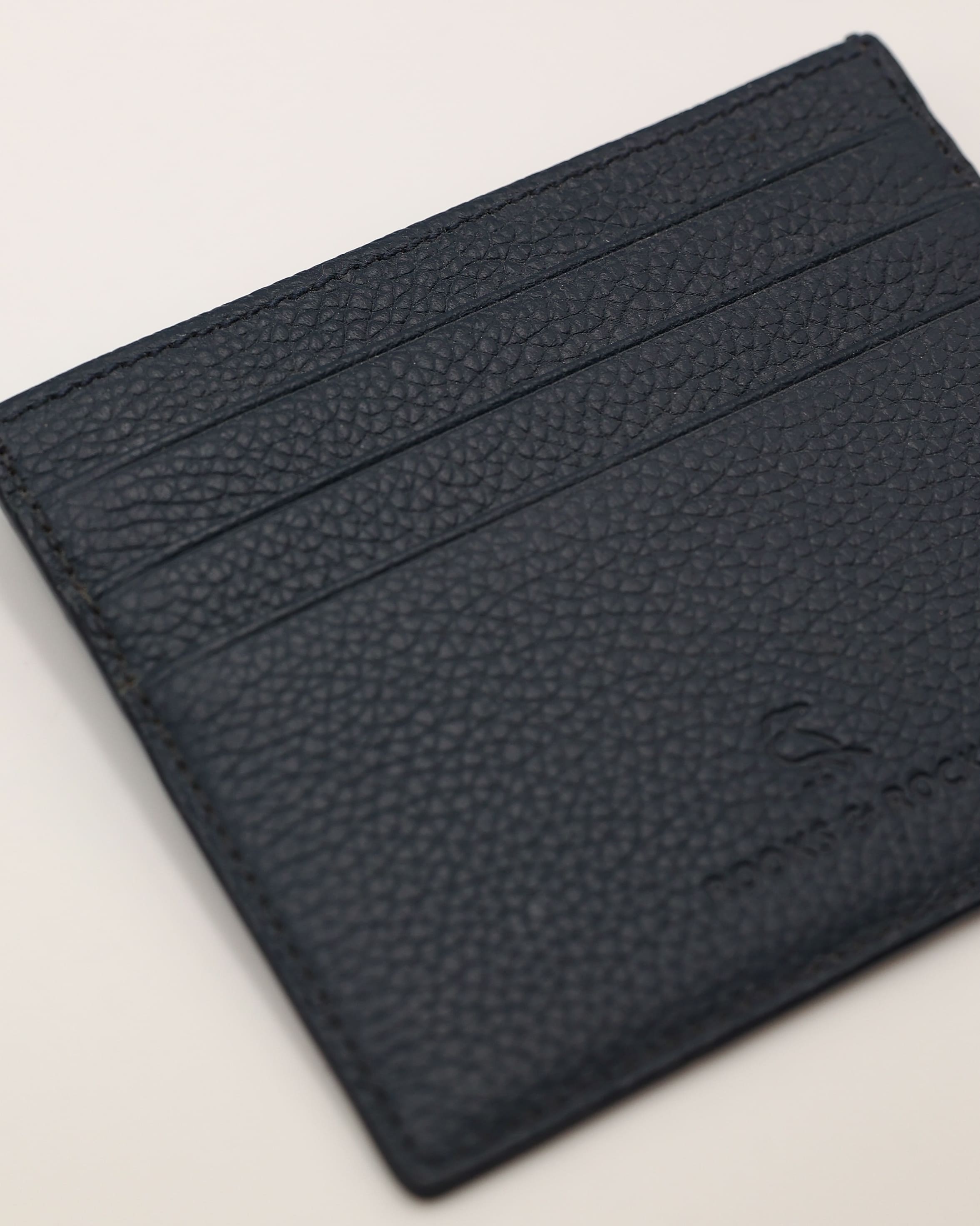 Cardholder in blau als Nahaufnahme