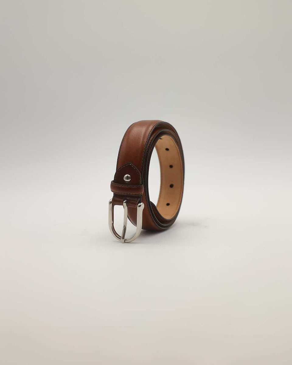 Gürtel in mittelbraun stehende Ansicht