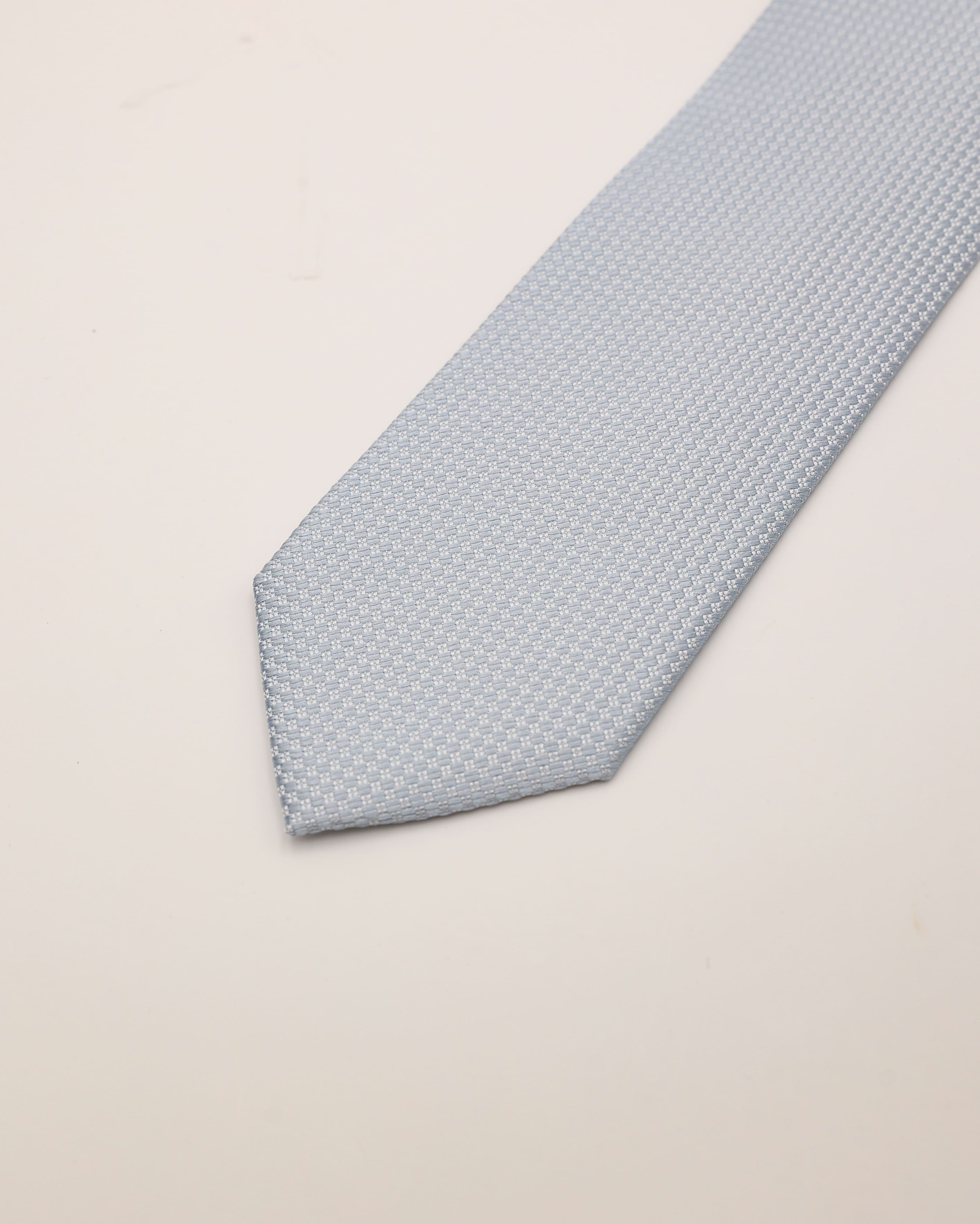 Krawatte in hellblau von vorne
