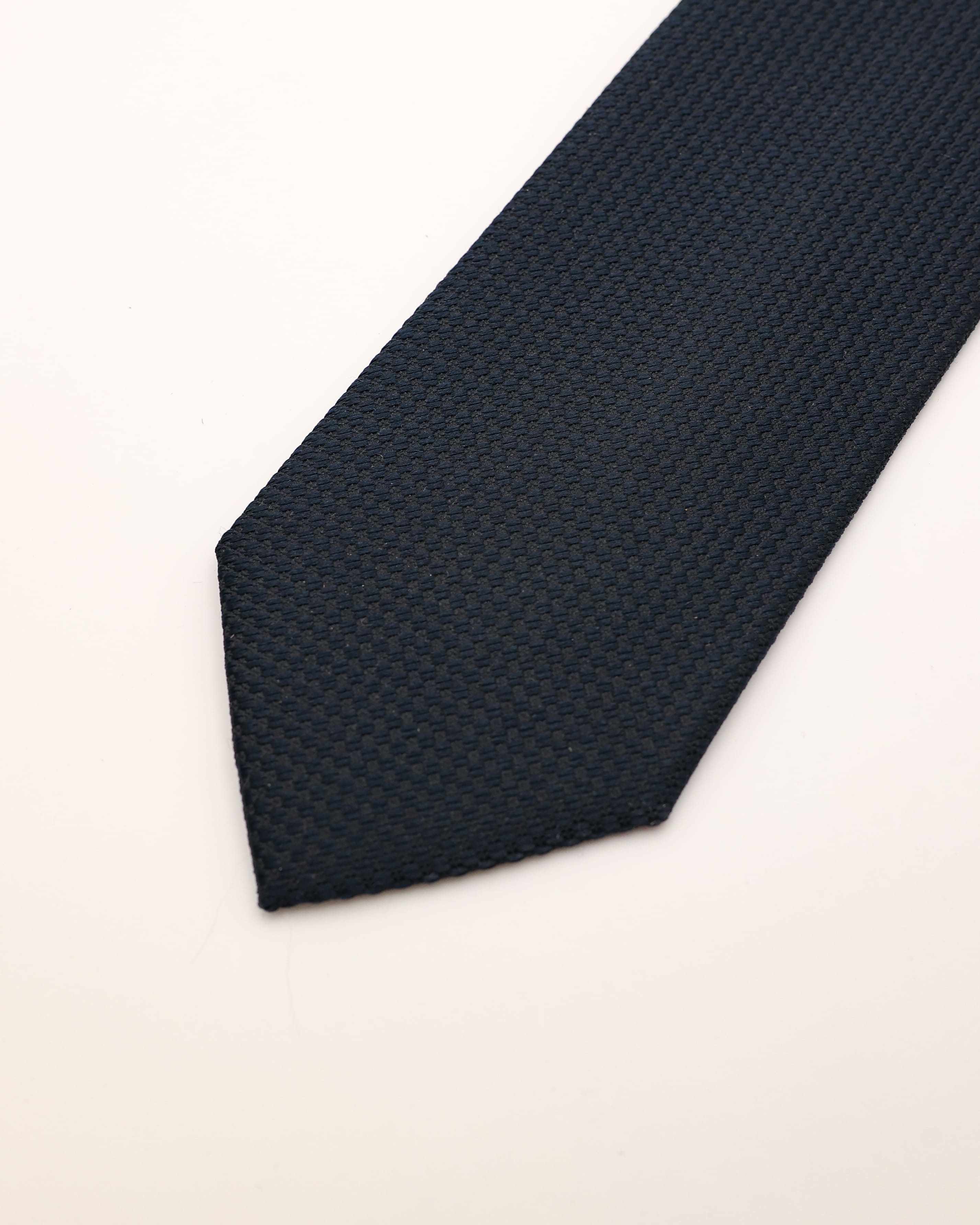 Krawatte in navy von vorne