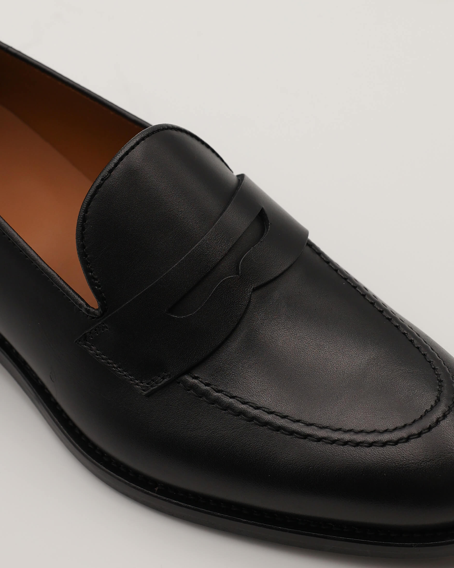 Penny Loafer Box Calf schwarz close up Maske
