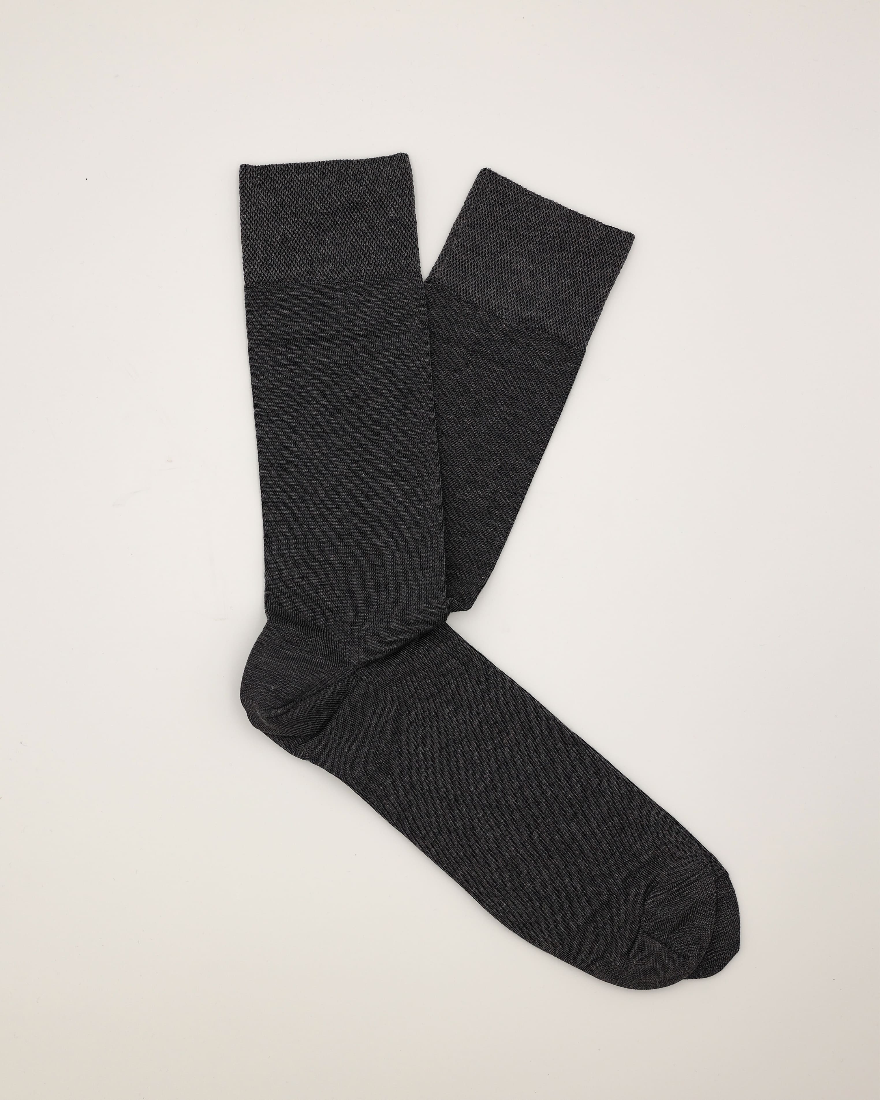 Socken in grau glatt liegend