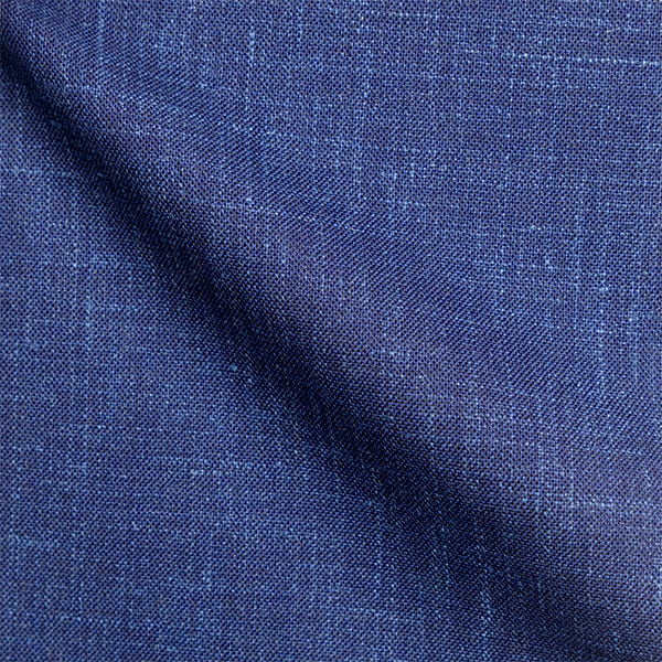 Nahaufnahme von der mittelblauen Stoffprobe