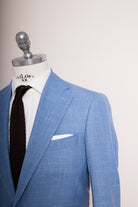 Anzug Azure Affair in hellblau schräge Ansicht