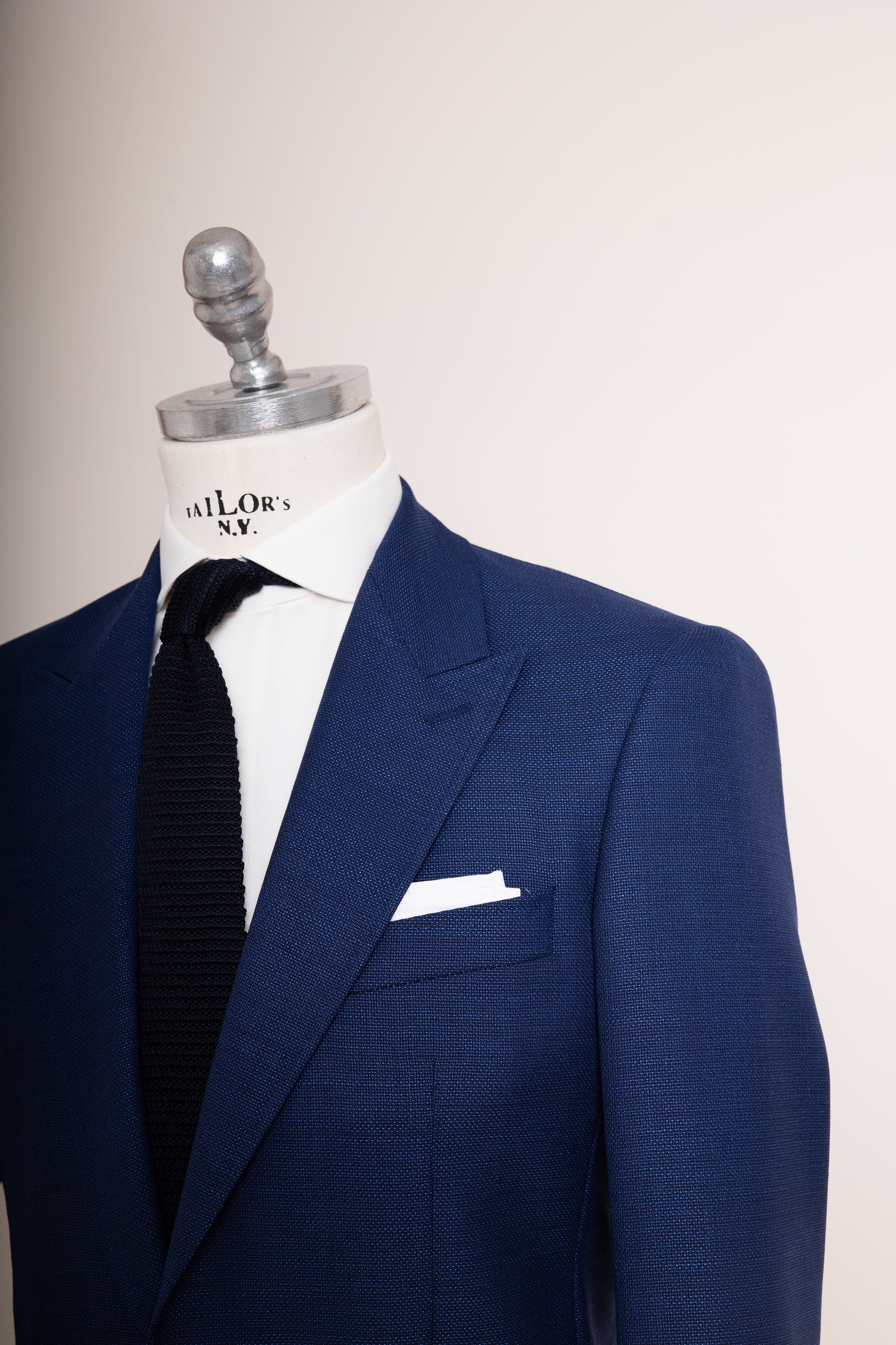 Anzug Azure Spirit mittelblau schräg