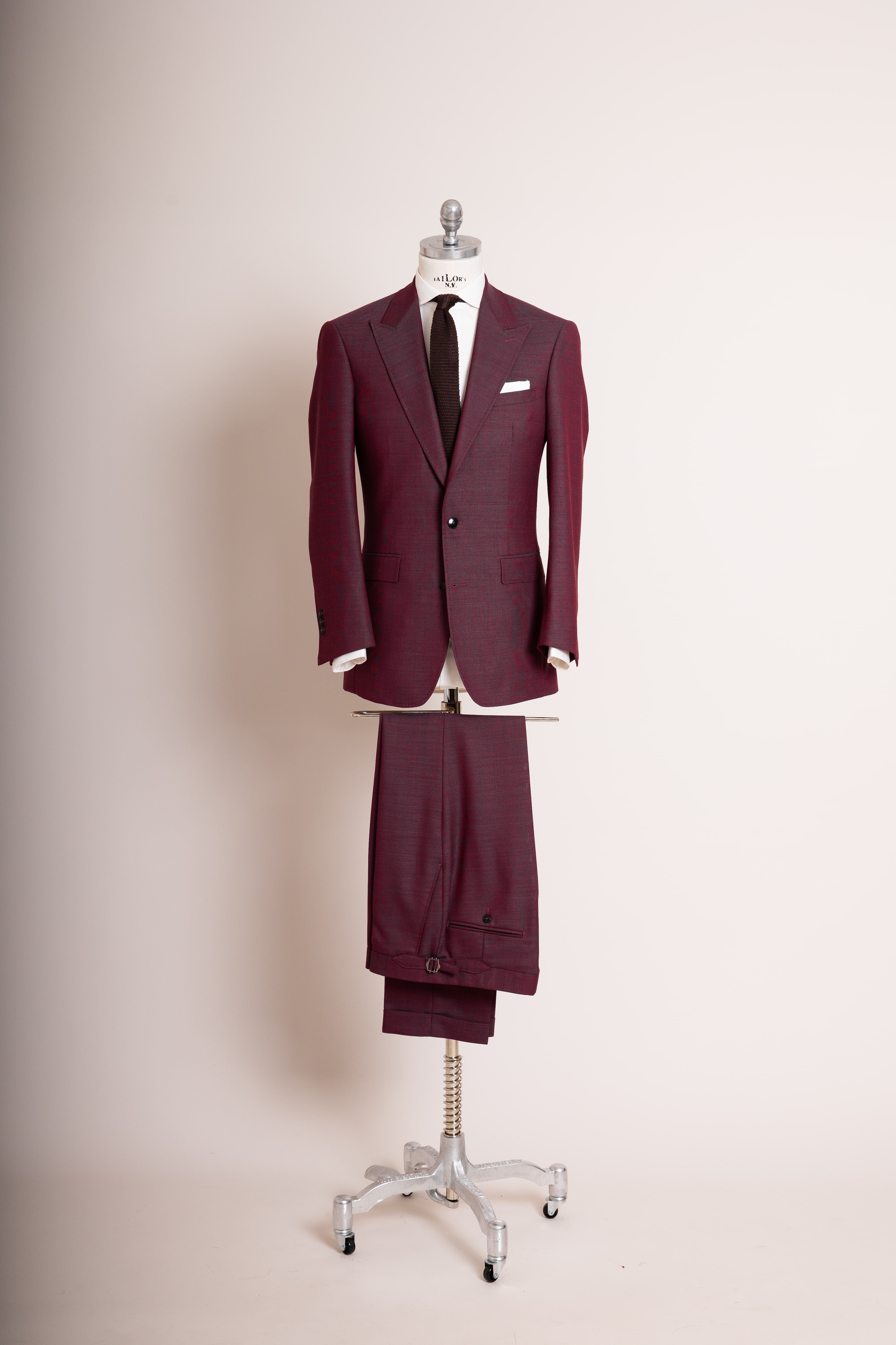Anzug Crimson Class burgunder Komplettansicht