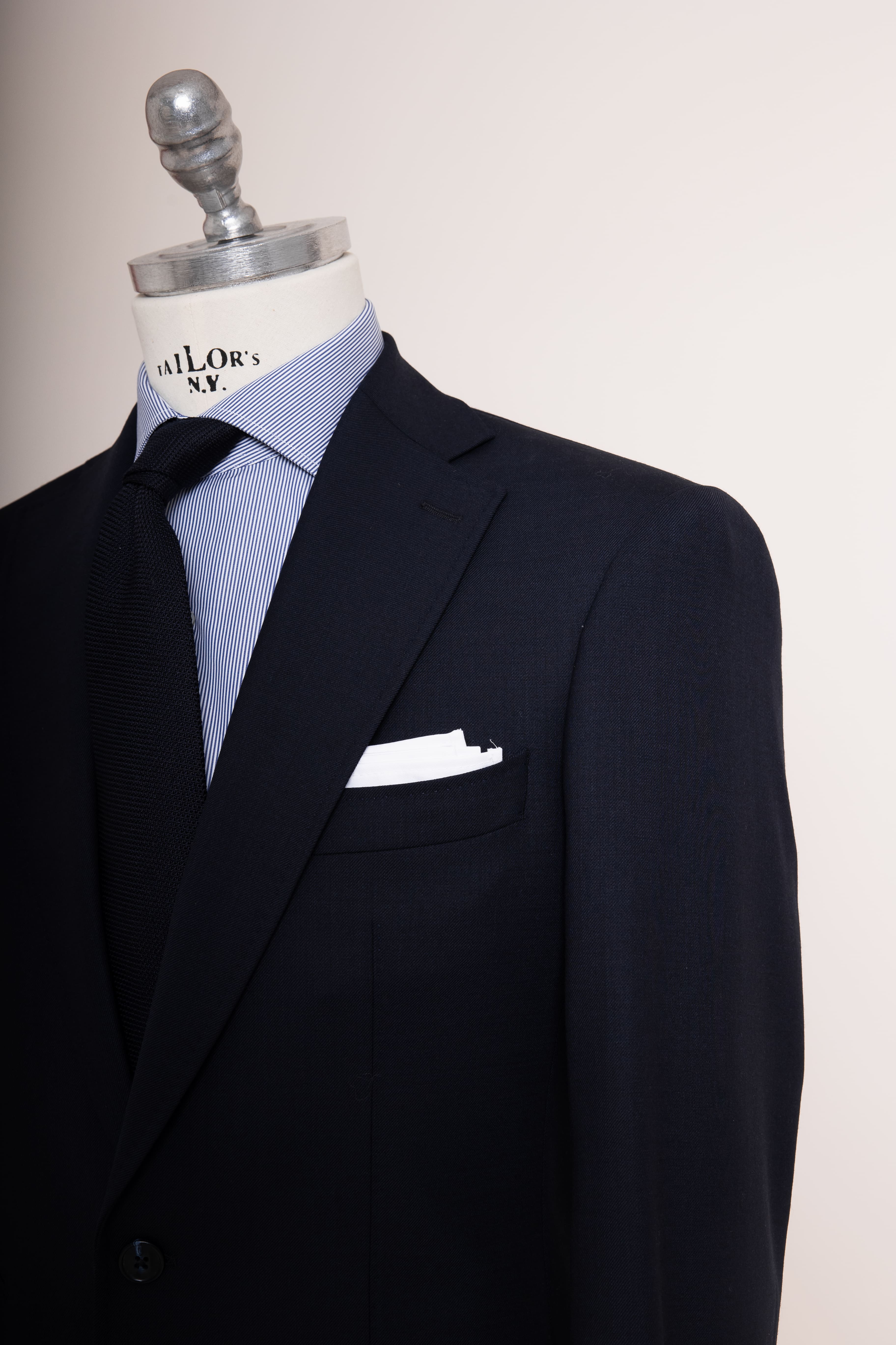 Anzug Navy Essential dunkelblau schräg