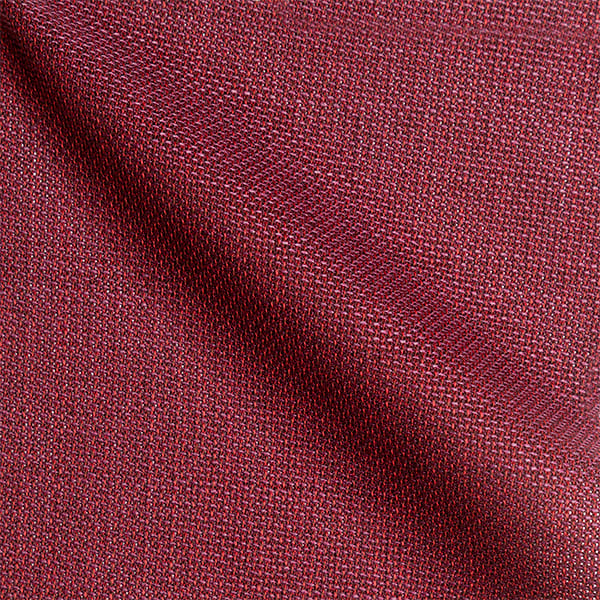 Nahaufnahme von der bordeauxroten Stoffprobe