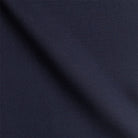 Nahaufnahme der dunkelblauen Stoffprobe