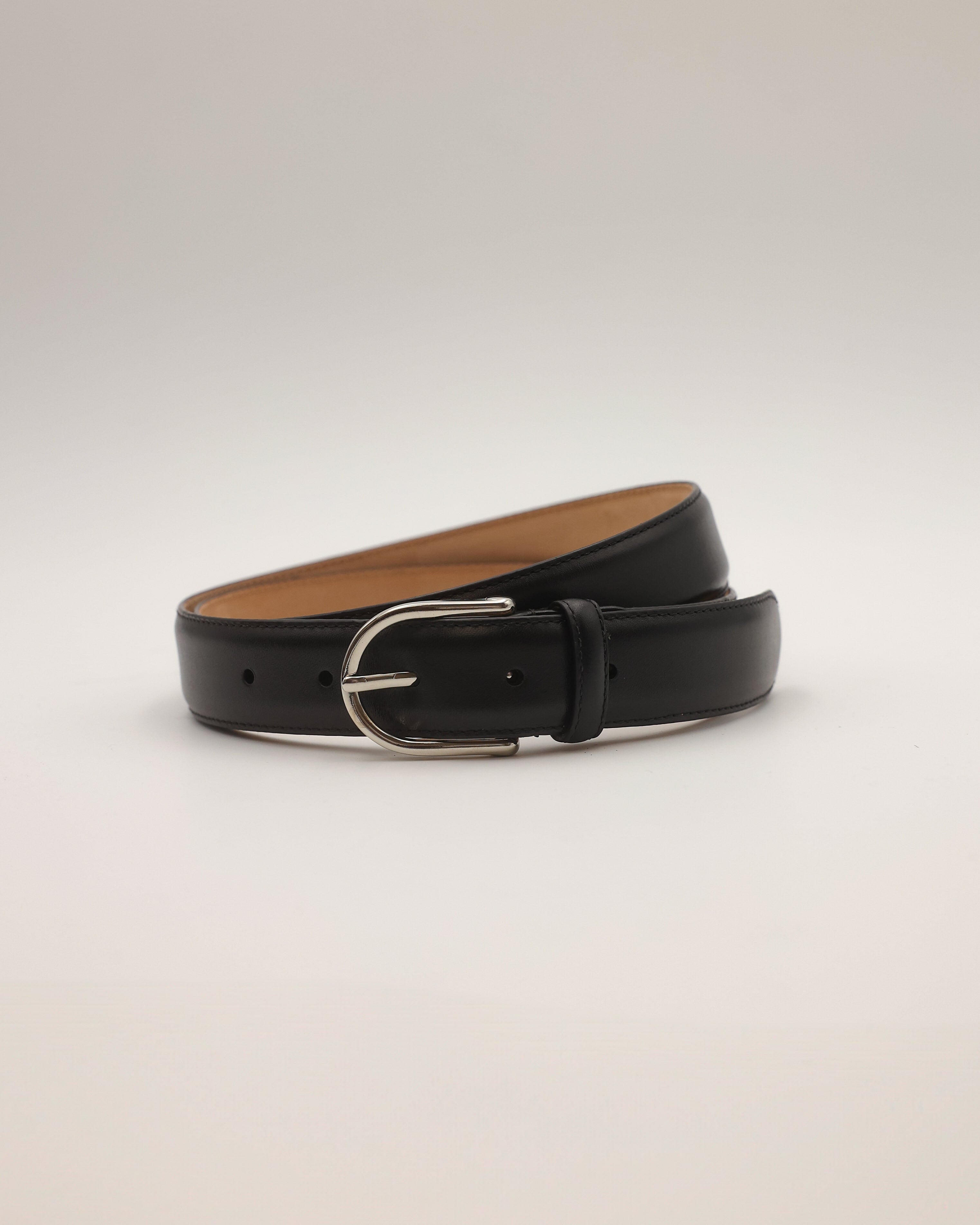 Ledergürtel schwarz liegend