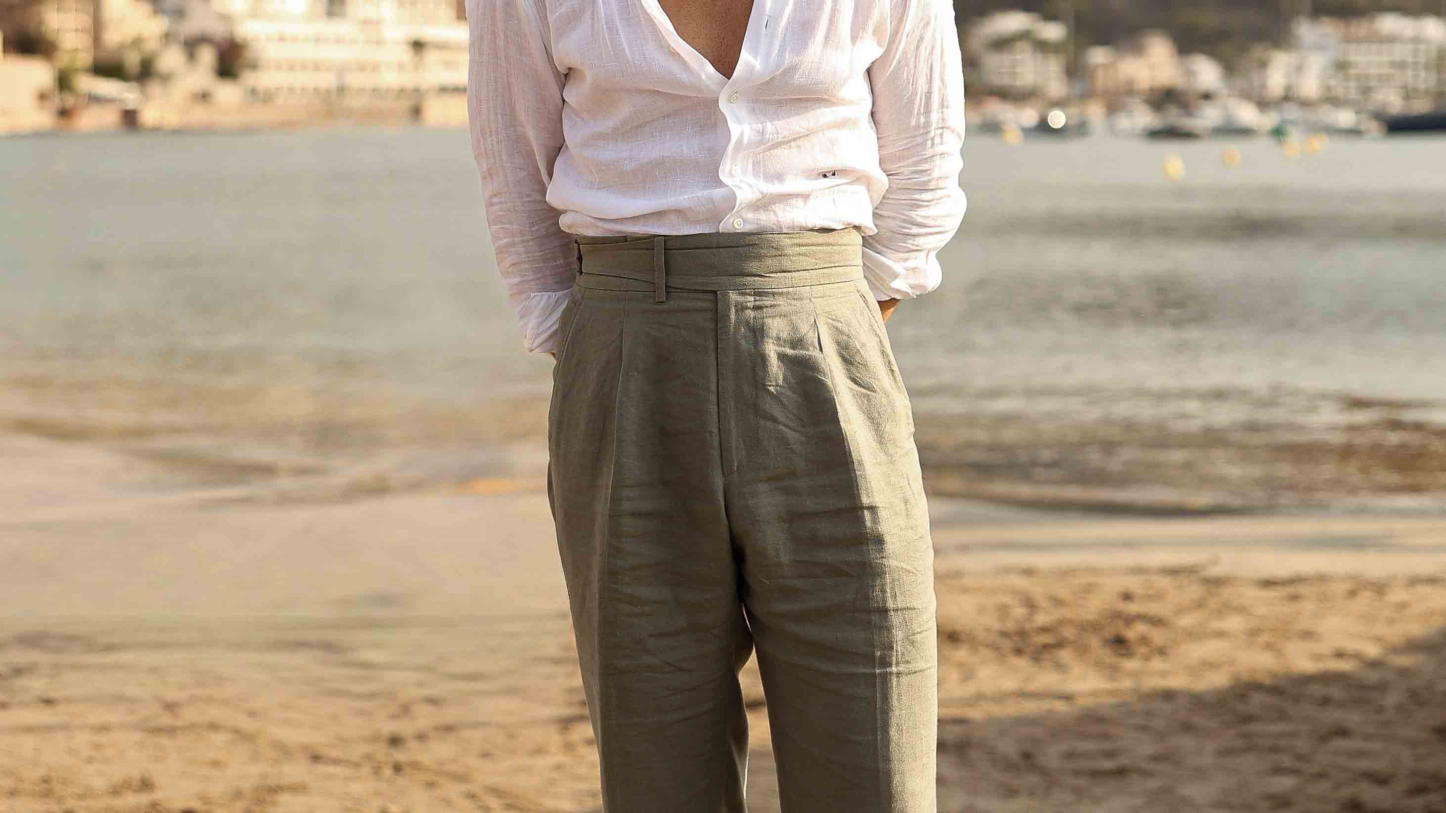 Highwaist Hose aus Leinen am Strand