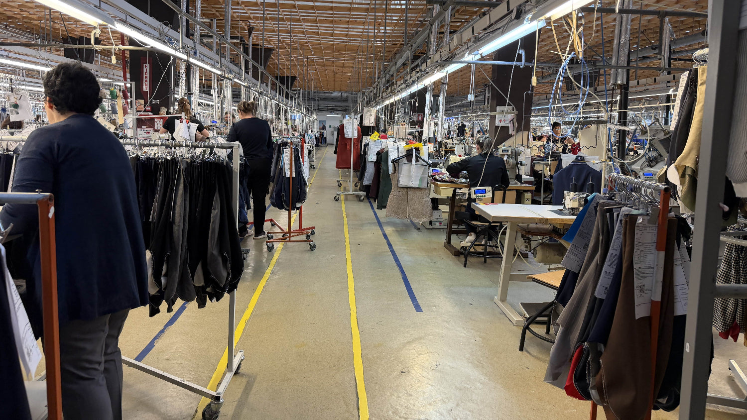 Produktionshalle unserer Manufaktur in Europa