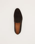Dunkelbrauner Penny Loafer aus Wildleder von oben