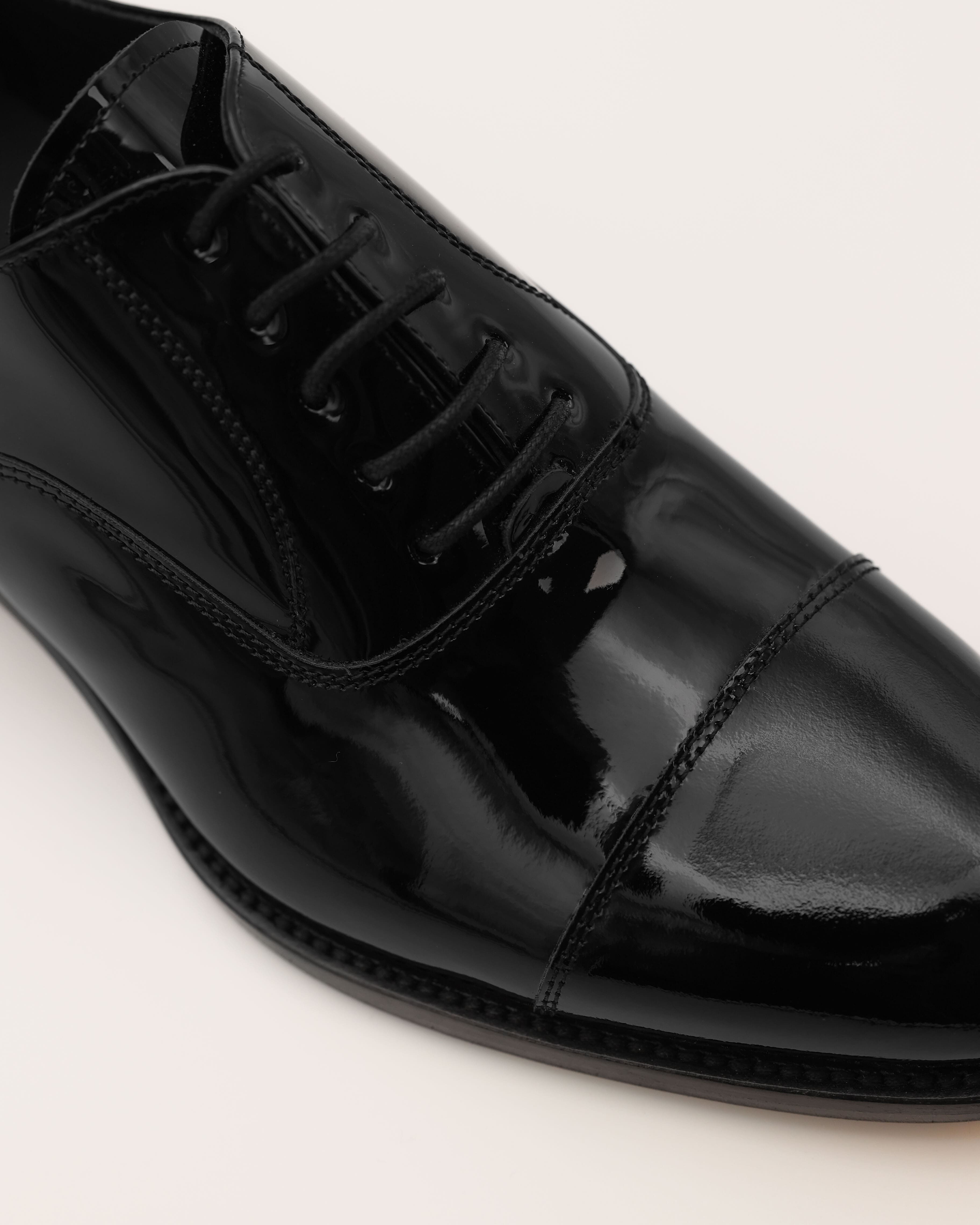 Lackschuhe Oxford Captoe aus Lackleder als Detailansicht