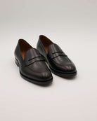 Penny Loafer Box Calf schwarz von vorne