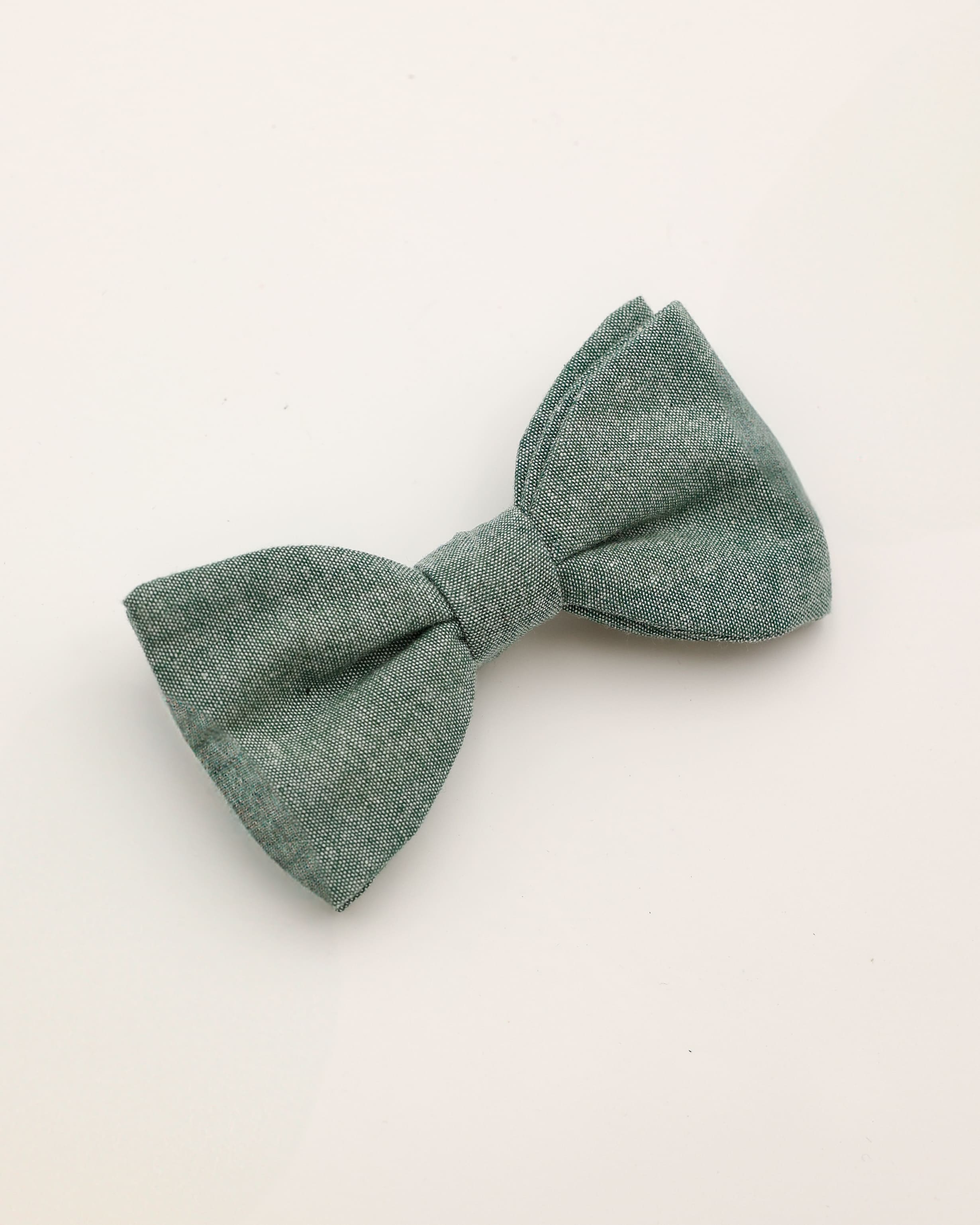 Schleife aus Leinen und Baumwolle in grün liegend