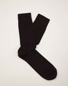 Socken in dunkelbraun glatt liegend