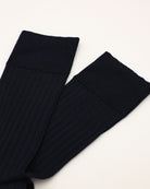 Socken in navy gerippt Nachaufnahme