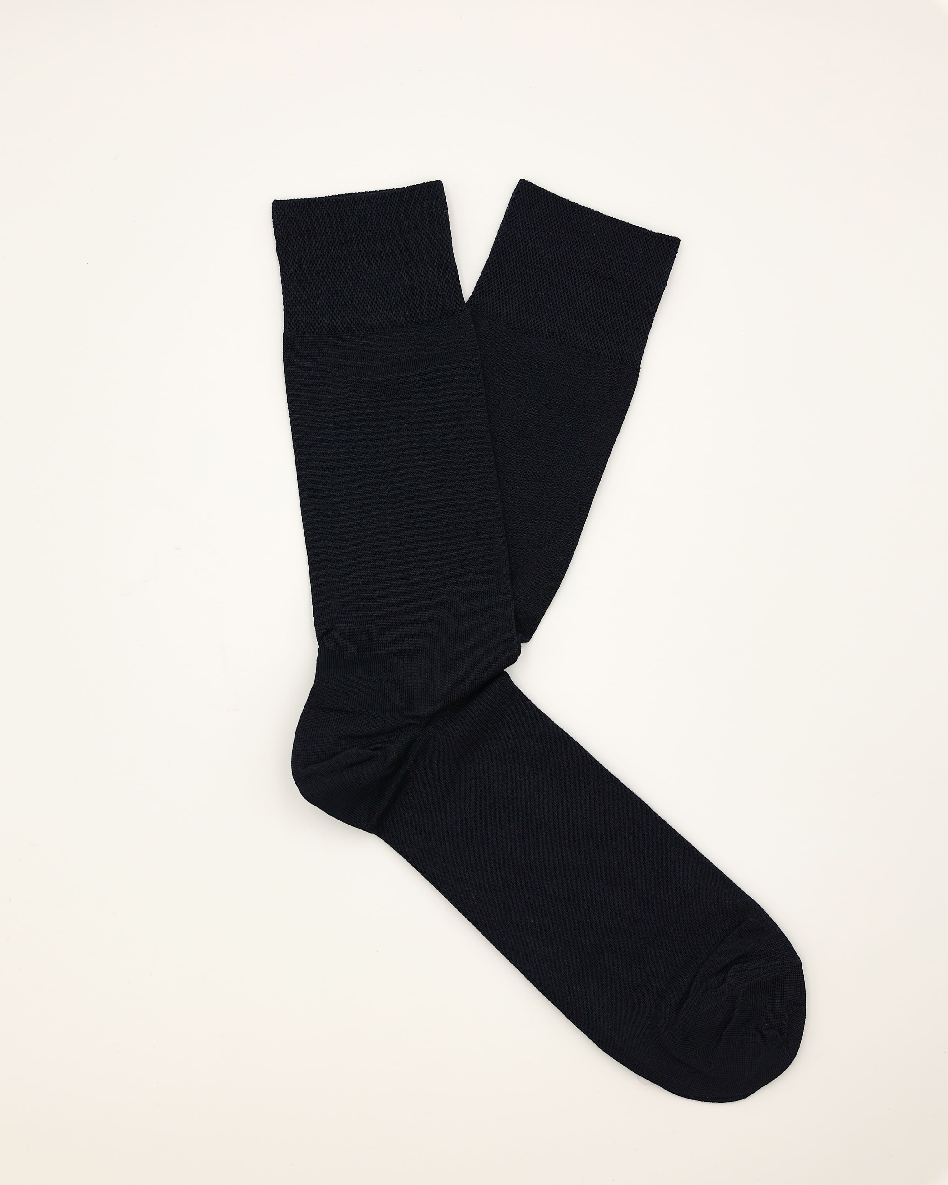 Socken in navy glatt liegend