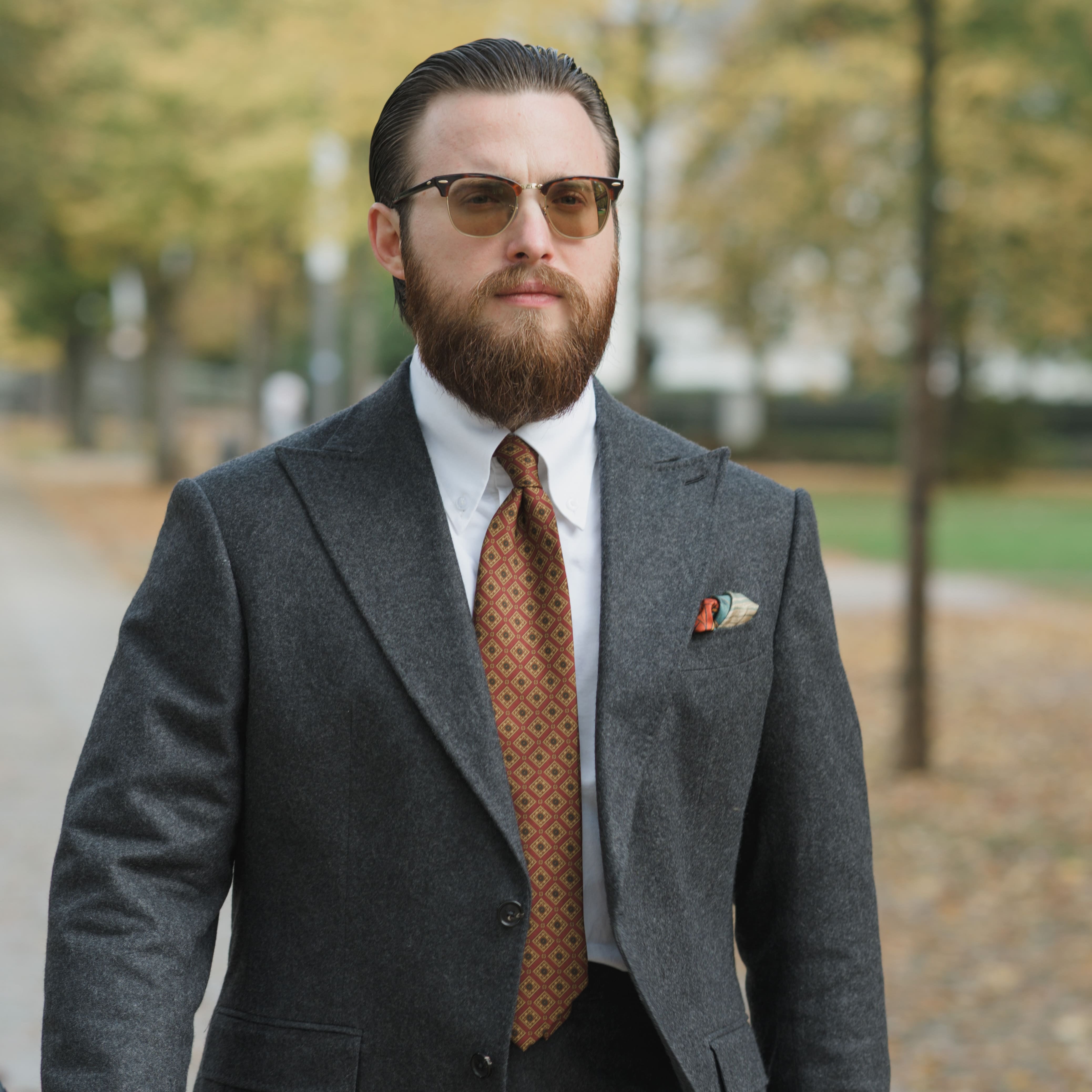 Kunde freivontrends im grauen Flanell Anzug von Rooks & Rocks