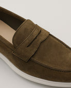 Yacht Loafer khaki close up Maske