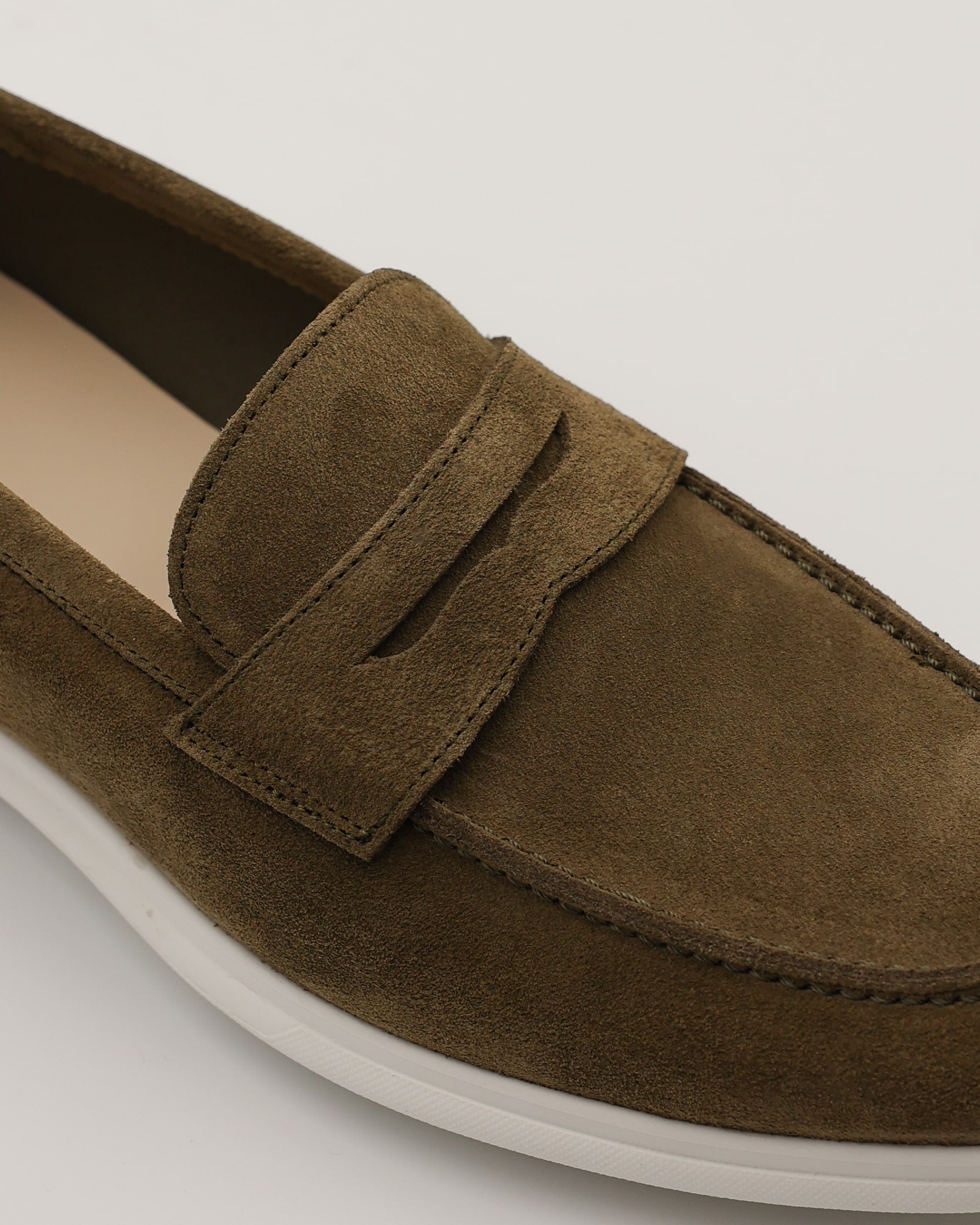 Yacht Loafer khaki close up Maske