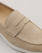 Yacht Loafer sand close up Maske