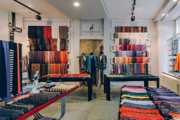 Blick in den Laden von Auerbach Berlin