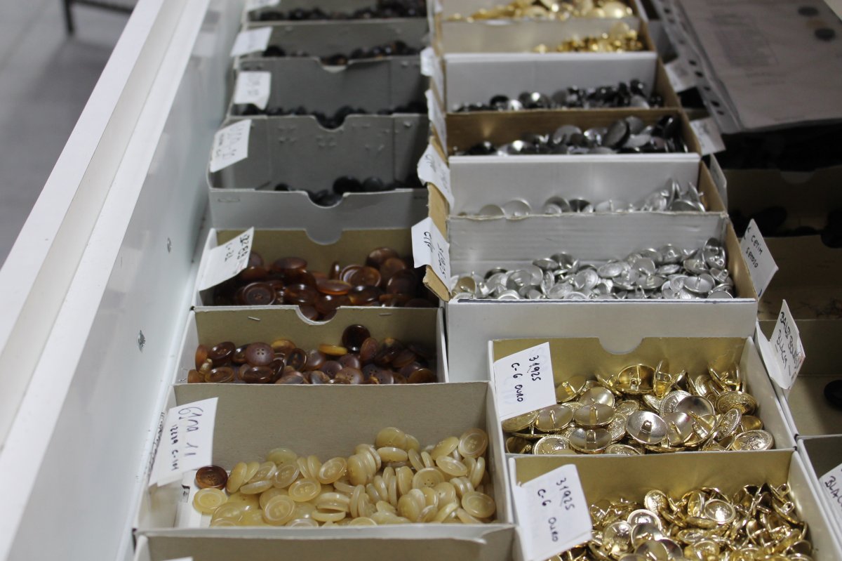 produktion knöpfe maßanzug rooks & rocks