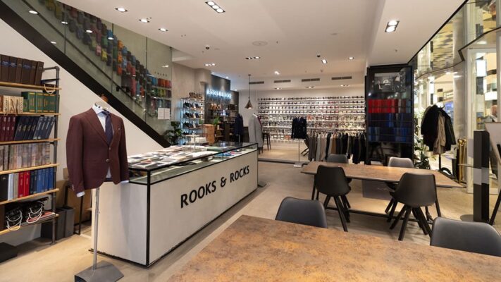 Tische, Stühle, Ausstellungsfläche Rooks & Rocks Hamburg