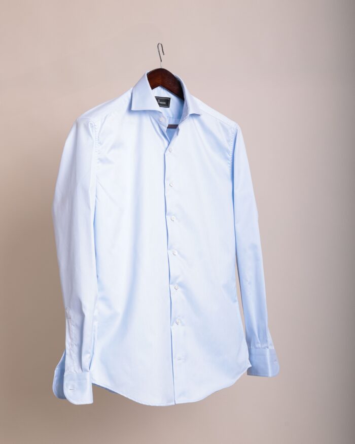 HERRENHEMD HELLBLAU TWILL