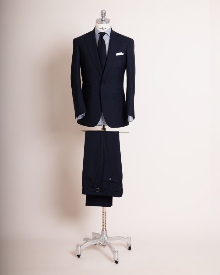 NAVY ESSENTIAL